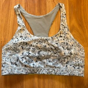 lululemon patterned sports bra size 6